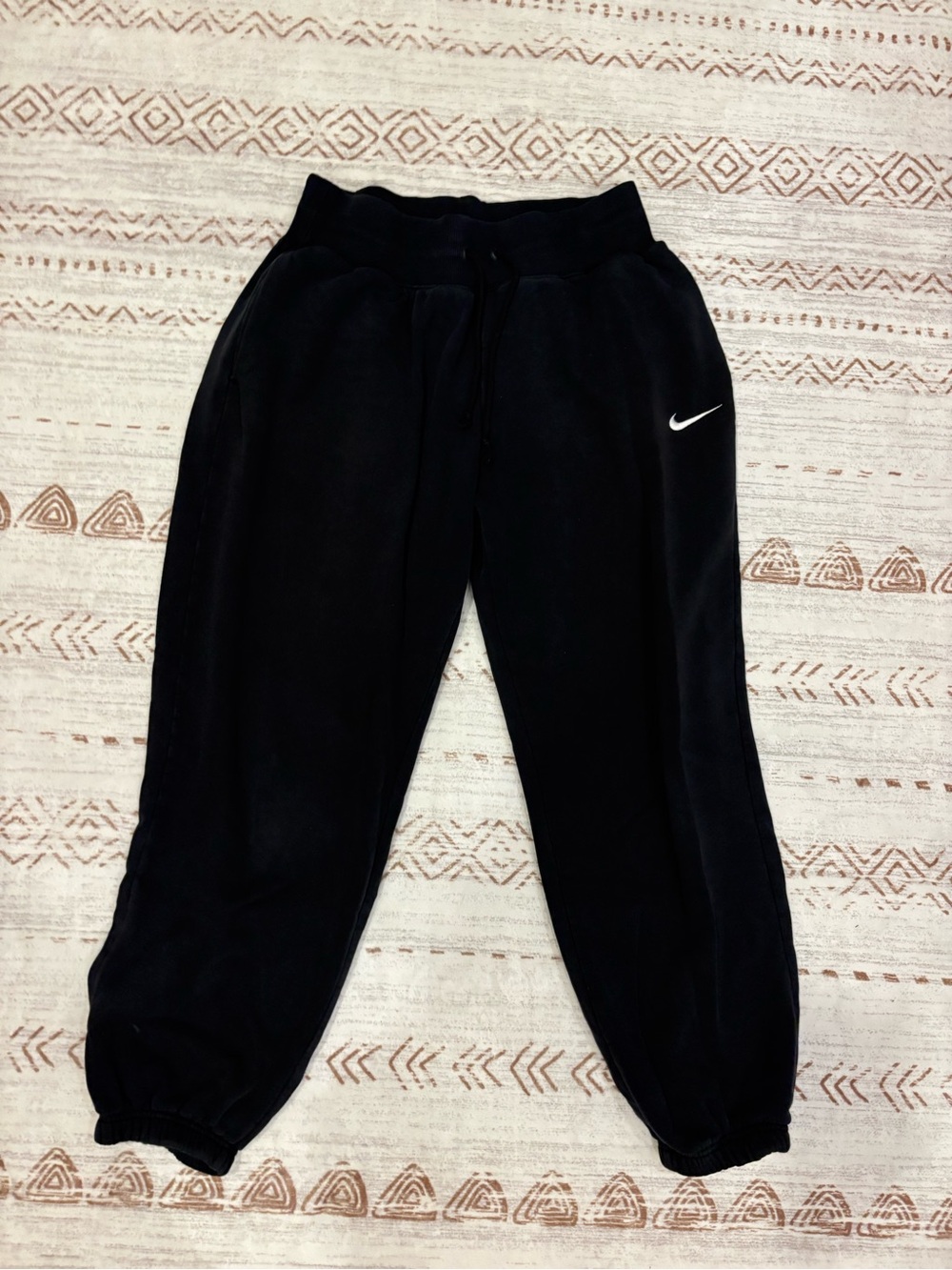 Nike Men’s Black Fleece Jogger Pants